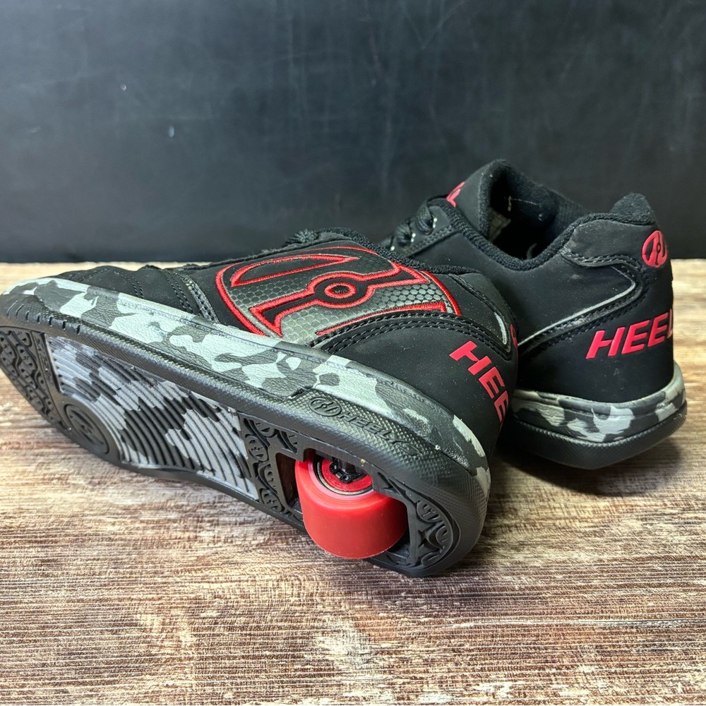 EUC Heelys Sneakers, Size 13